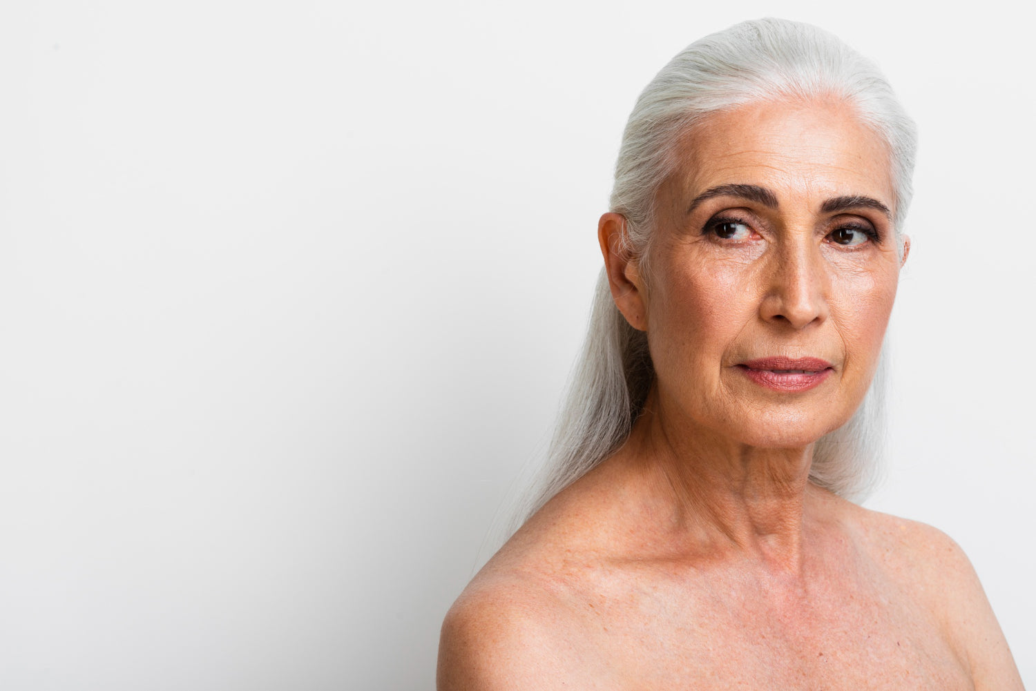Collagène à 70 ans : le guide ultime pour une peau repulpée